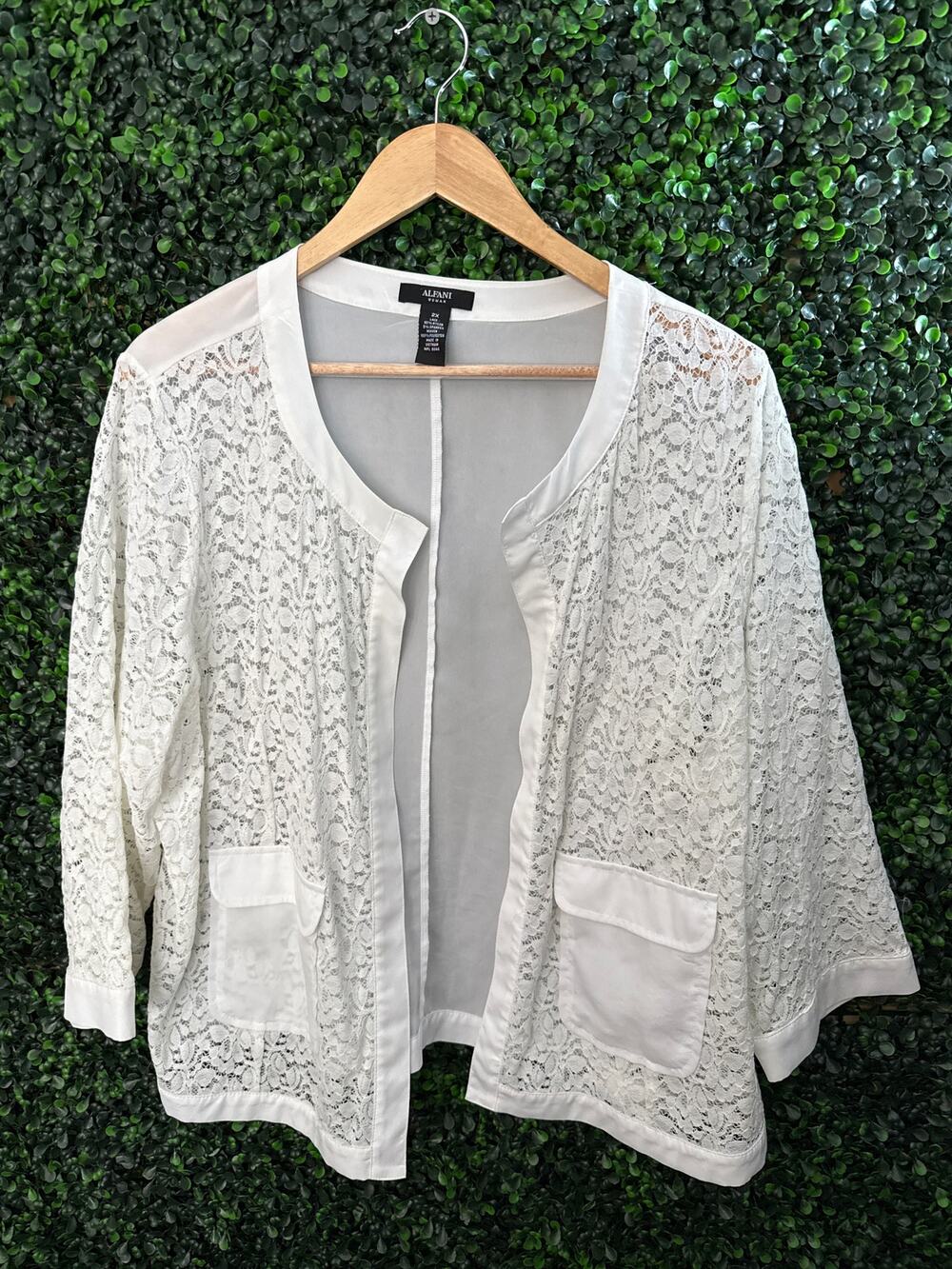Alfani white lace cardigan, size 2xl